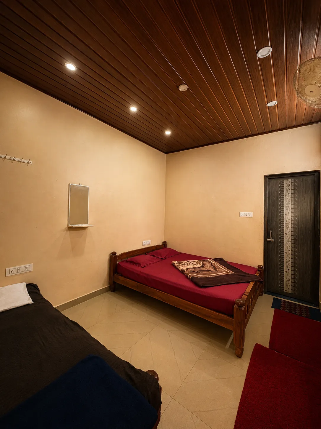 Room 1 - view 1
